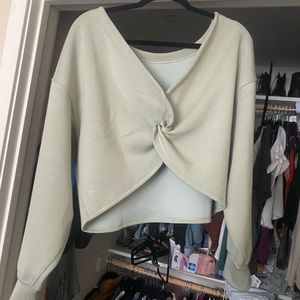 Lululemon sage green off the shoulder sz 8